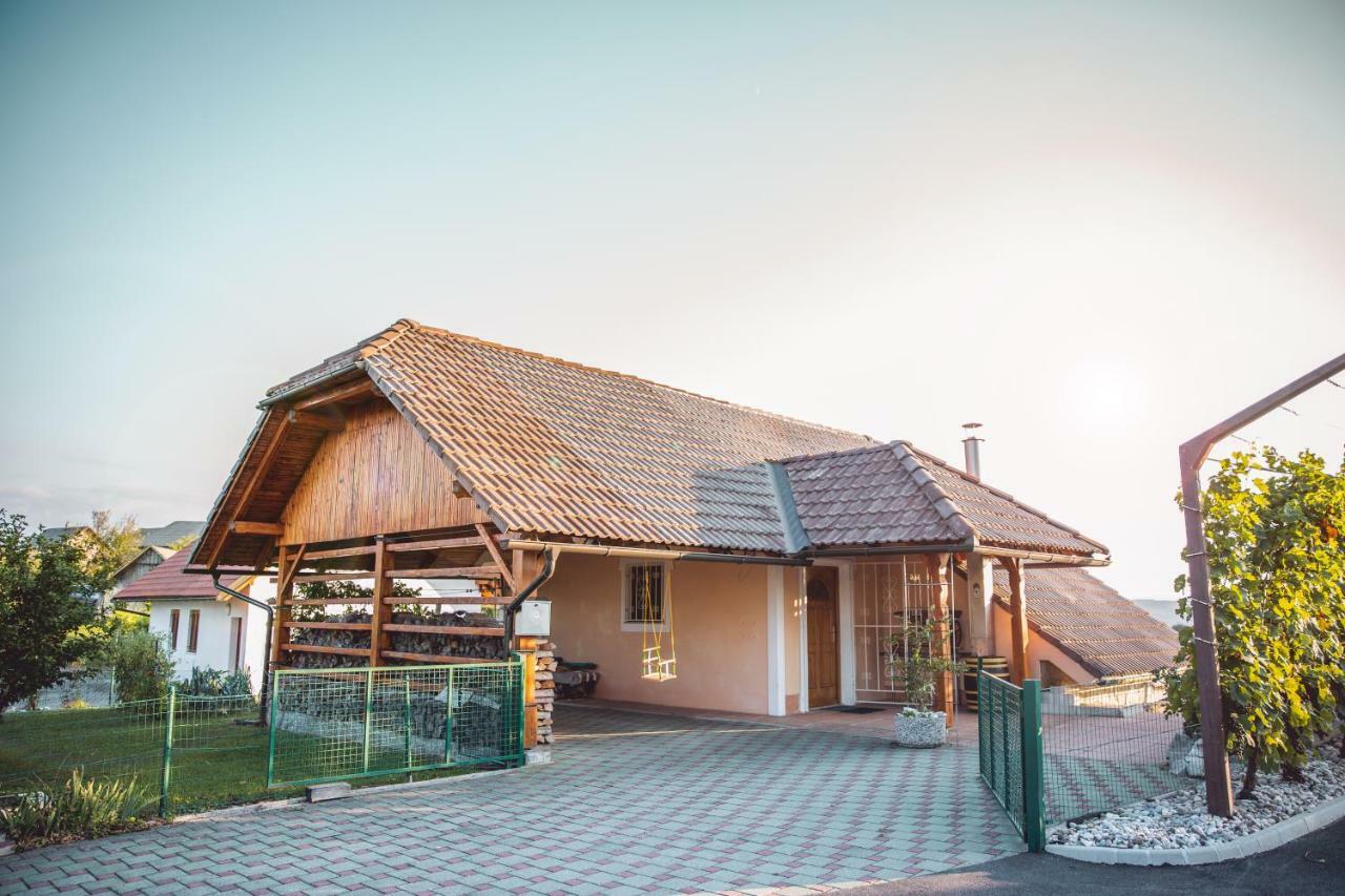 Vineyard Cottage Urban Mirna Экстерьер фото